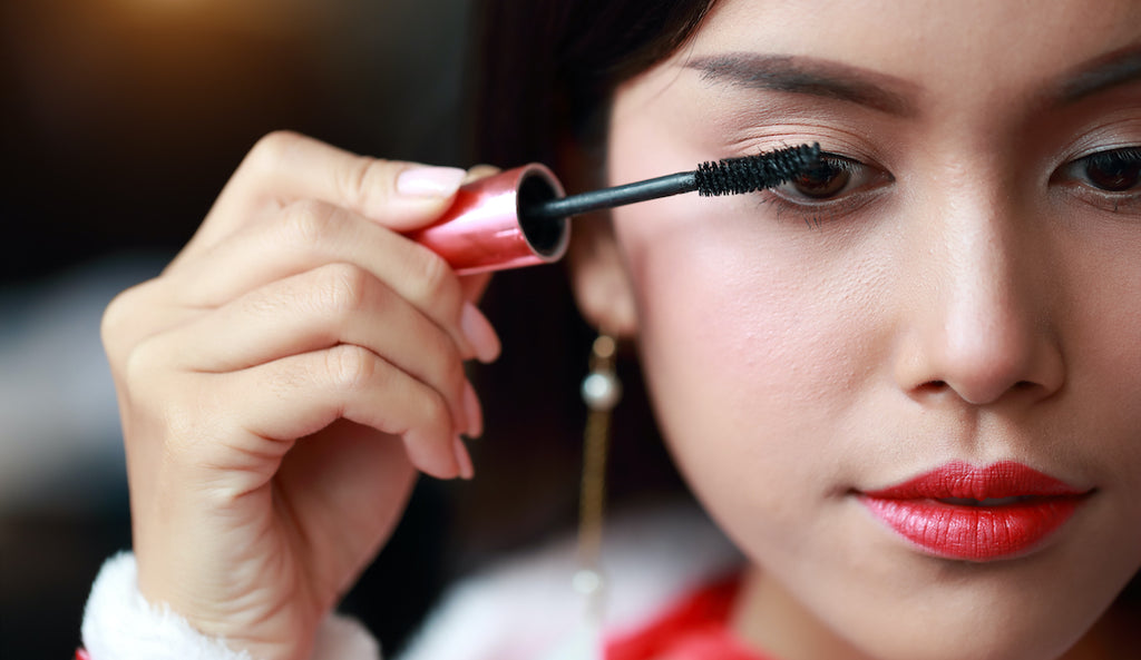 Fake the Effect of False Eyelashes With a Single Swipe of This Clean Mascara