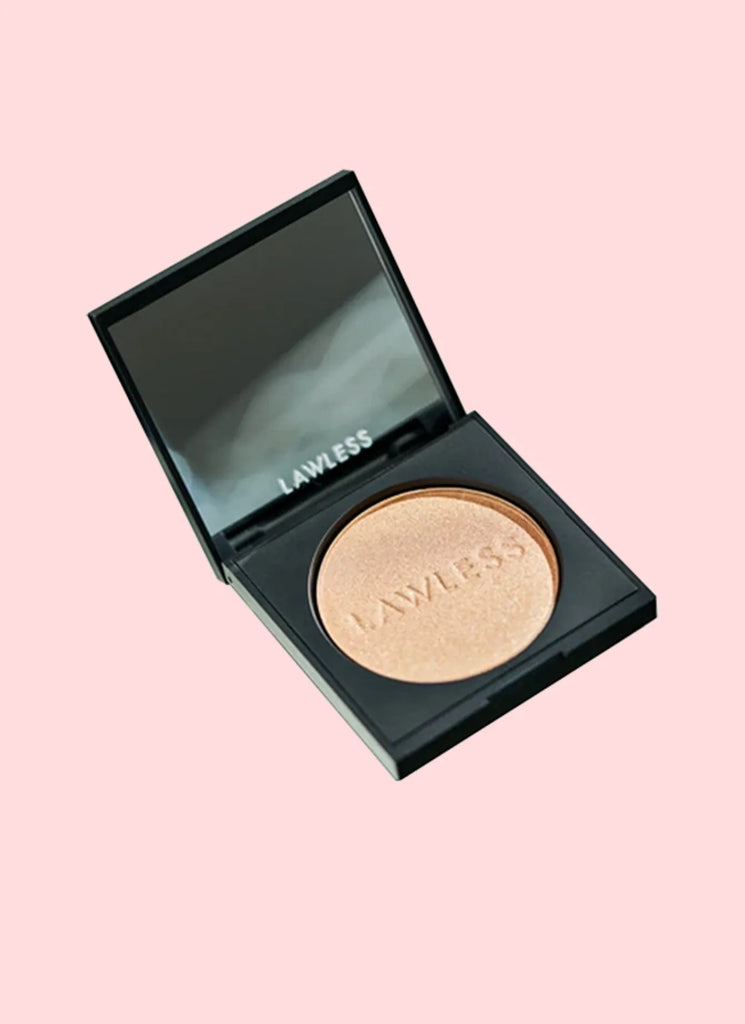 The 12 Clean, Natural Highlighters For All Your Glowing Needs